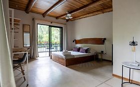 Believe Surf & Yoga Lodge Santa Teresa